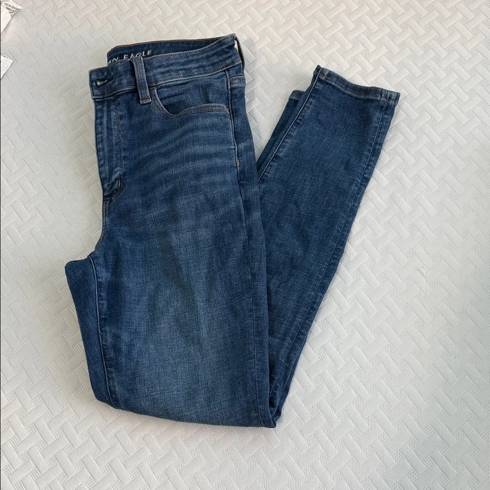 Women’s American Eagle Jeans- super high-rise jegging - Picture 2 of 3